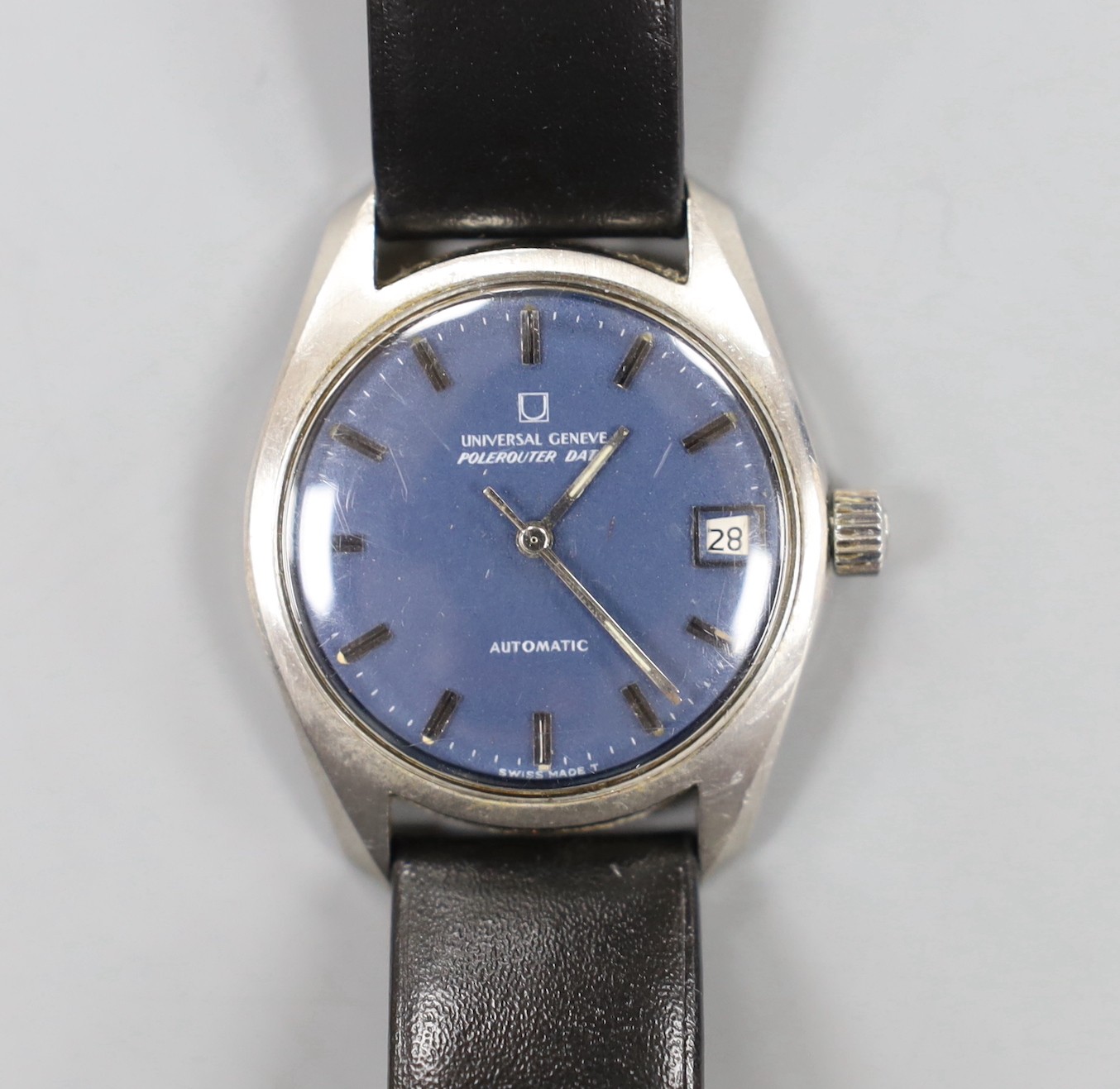 A gentleman's stainless steel Universal Polerouter Date manual wind wrist watch, cased diameter 35mm.